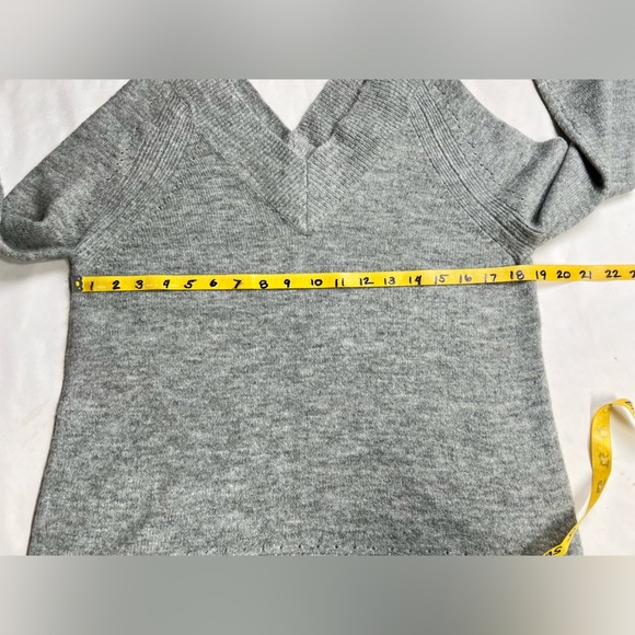 PEYTON‎ JENSEN Gray double V neck sweater size S - Picture 9 of 13